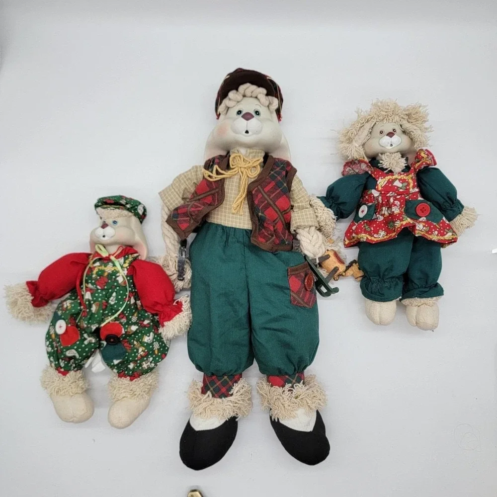 House of Lloyd Christmas Around the World Hip & Hop Grandpa Lloyd Bunny Set Of 3